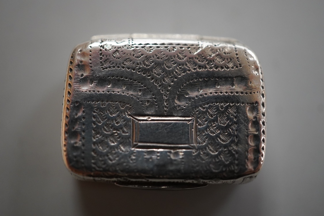 A George III silver vinaigrette, modelled as a satchel, John Linnet, Birmingham, 1816, 24mm.